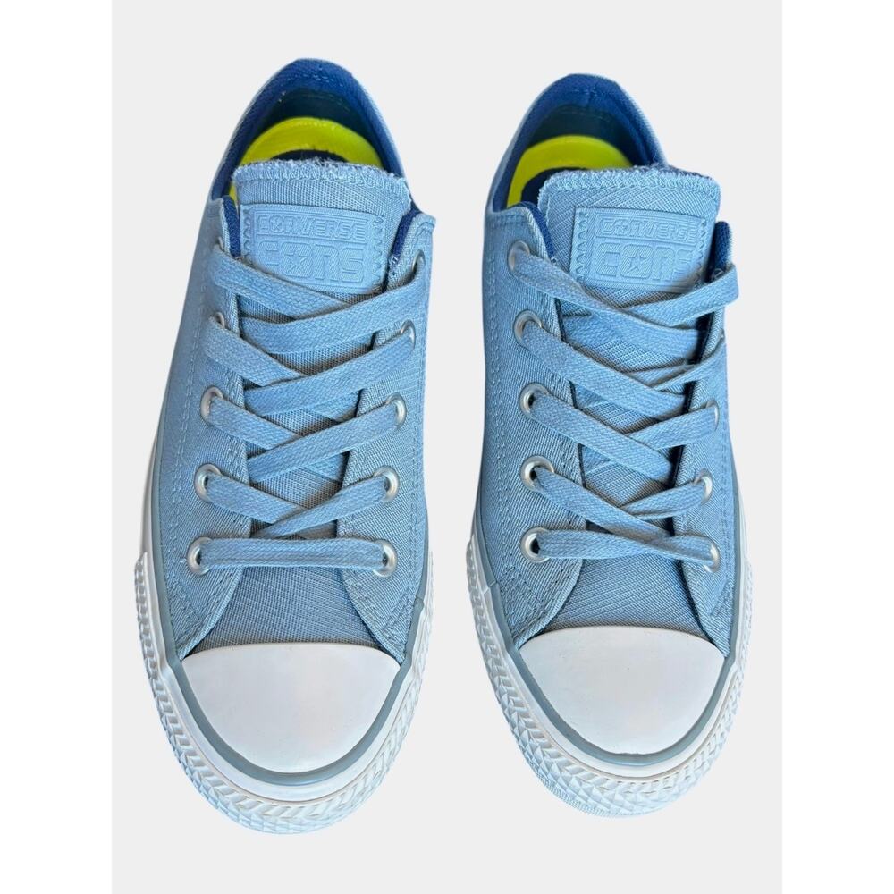 Converse Chuck Taylor All Star Madison OX Low
Top Blue Canvas Sneakers size 6.5